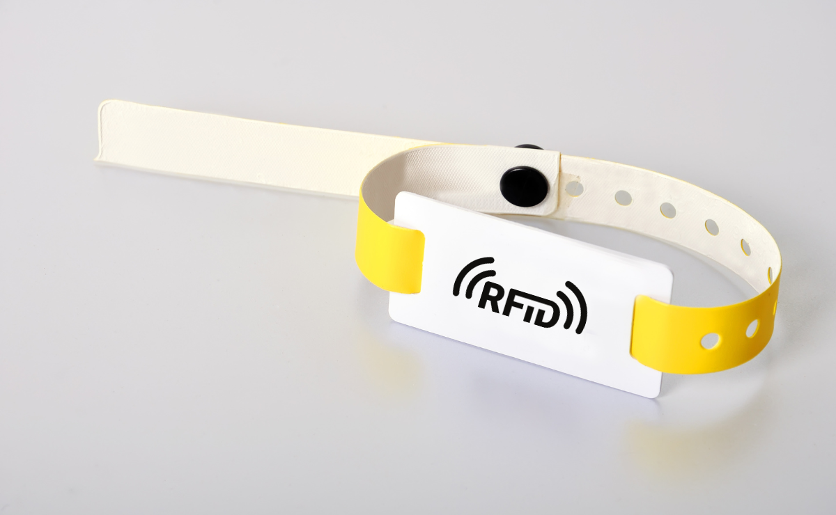 צמידי RFID והשימושים השונים שלהם